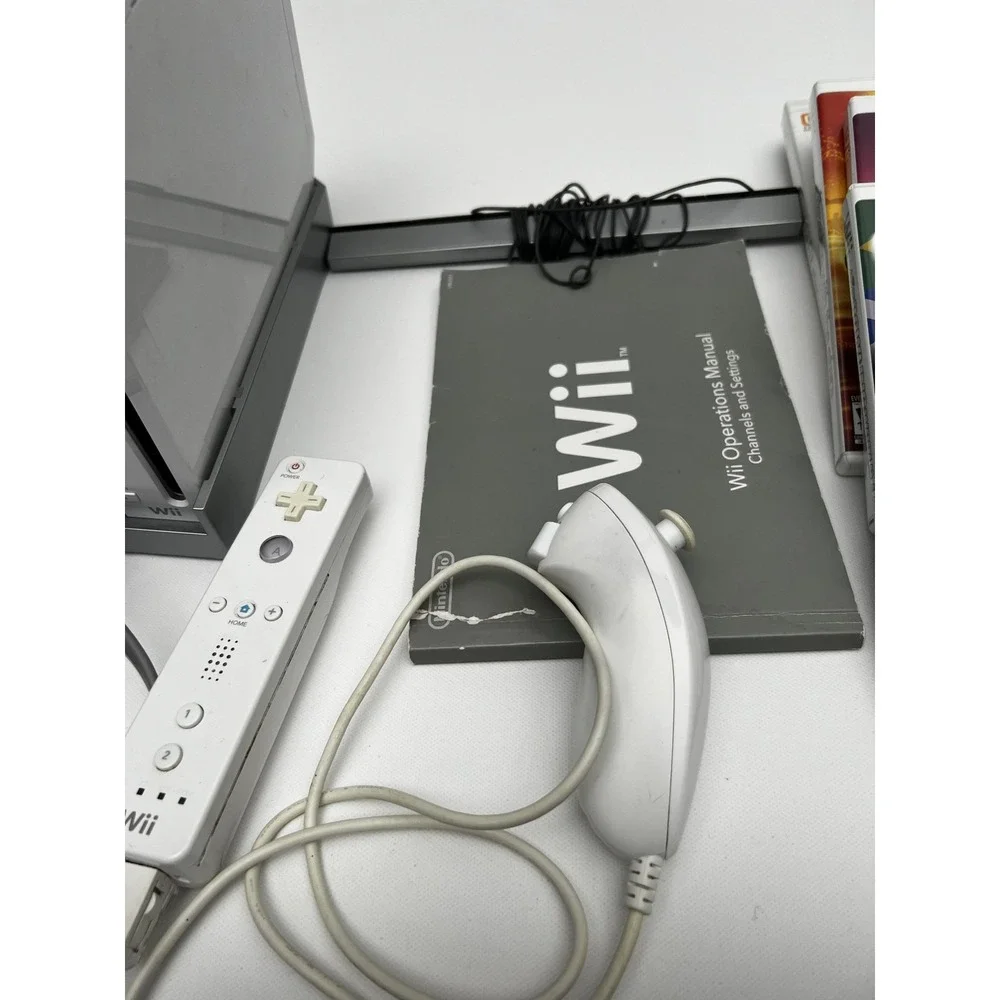 Nintendo Wii Video Game System RVL-001 Console Bundle Tested Retro + 5 Wii Games
